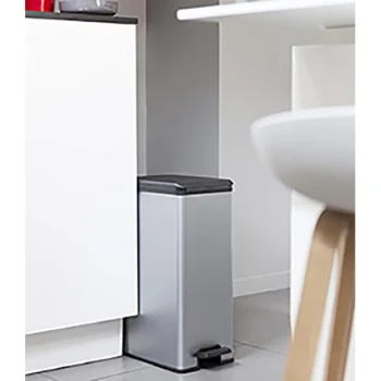 Curver kanta za otpatke 40l slim, silver CU 02340-582-3 Curver kanta za otpatke 40l slim, silver CU 02340-582-3